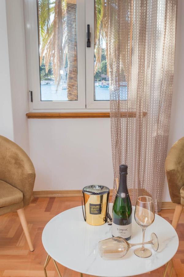 Deluxe Dreamy Room In The Center Of Hvar With Sea View Hvar Town Extérieur photo